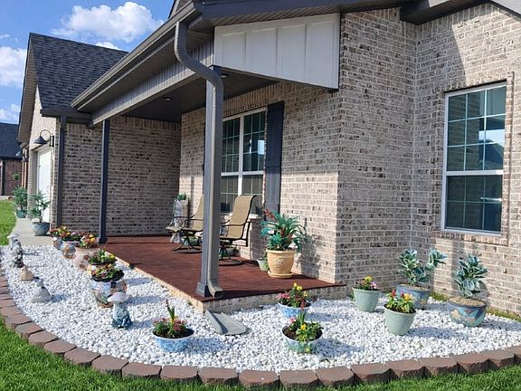 4th image of 2109 Abbott Ln