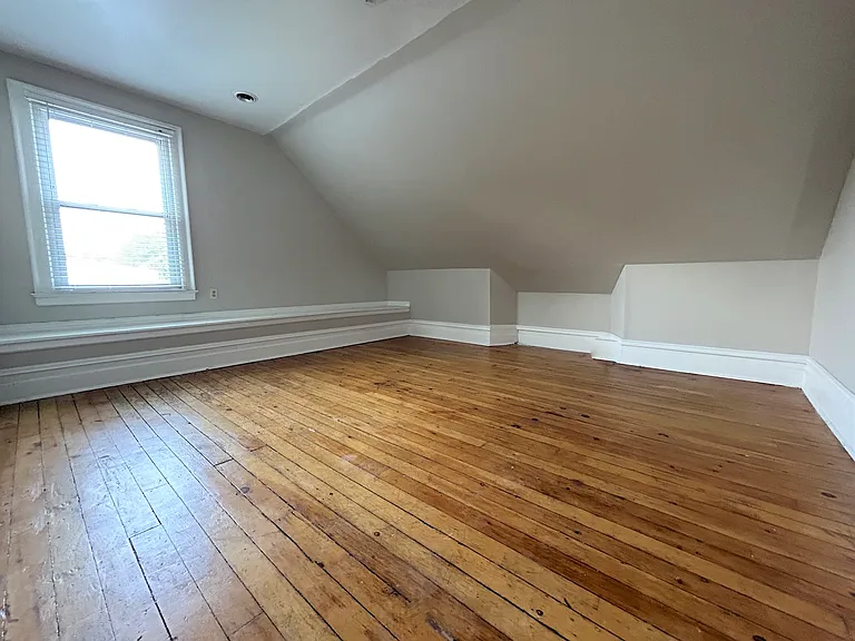 920 College St #3B — Photo 22