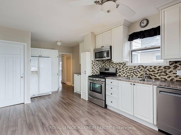 2nd image of 207 Lake Shore Dr