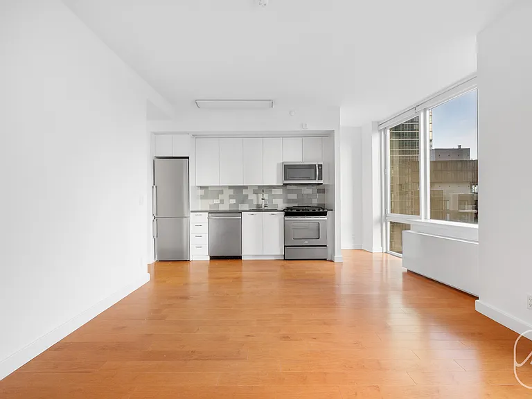 80 Dekalb Ave #26L — Photo 4