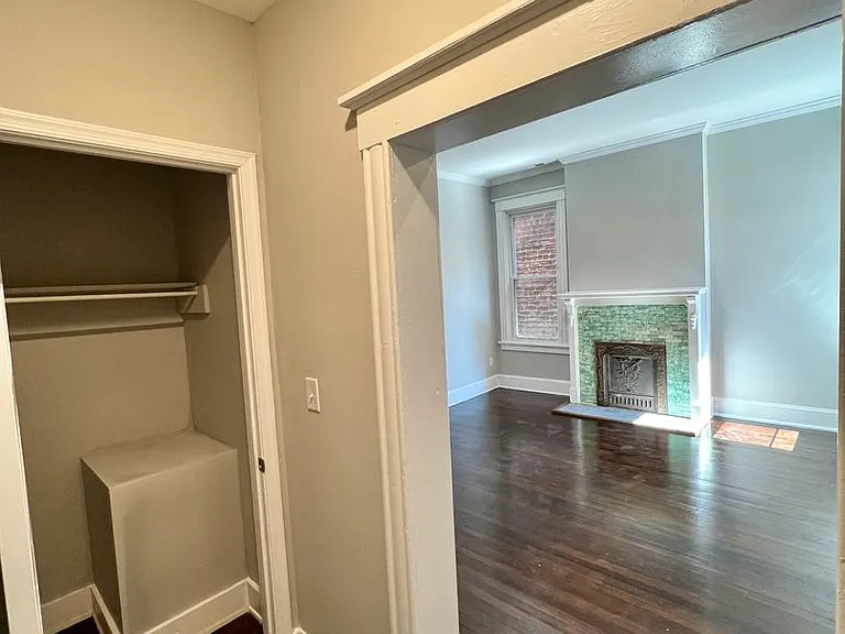 2331 W Grace Street — Photo 6