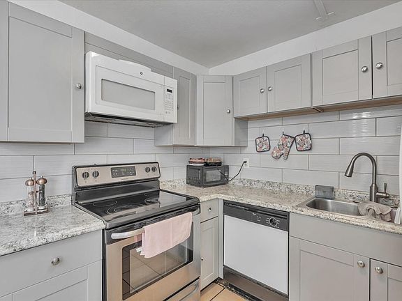 5th image of 3550 Alden Way APT 21