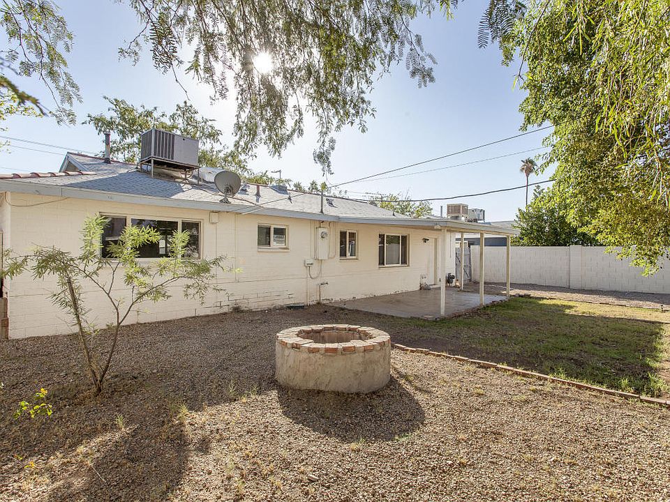 1st image of 1020 N 72nd Pl