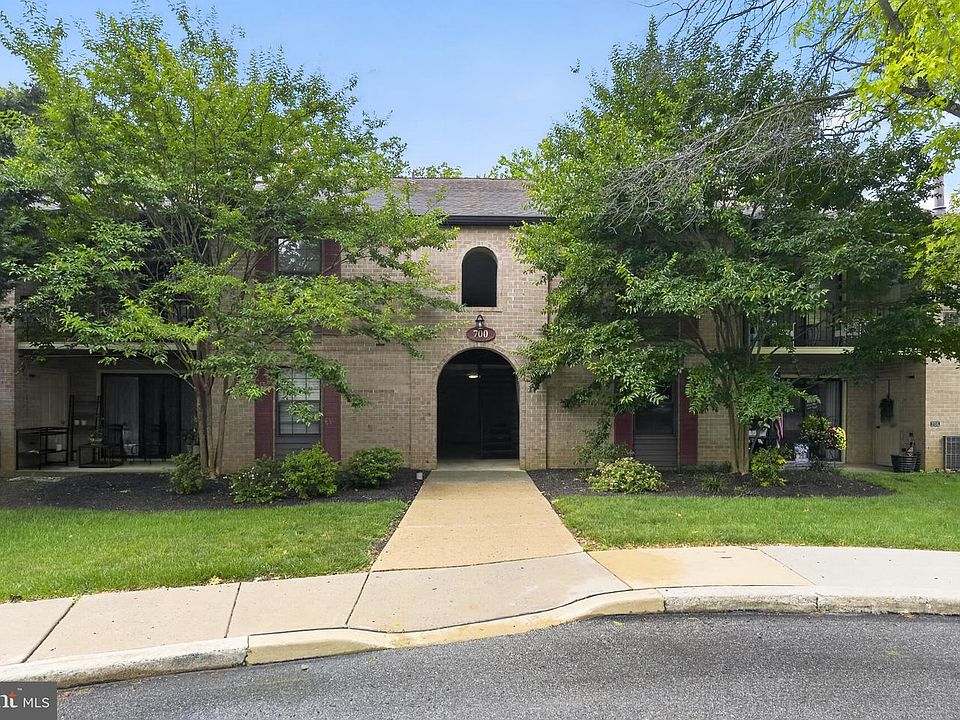 1st image of 710 Washington Pl #10
