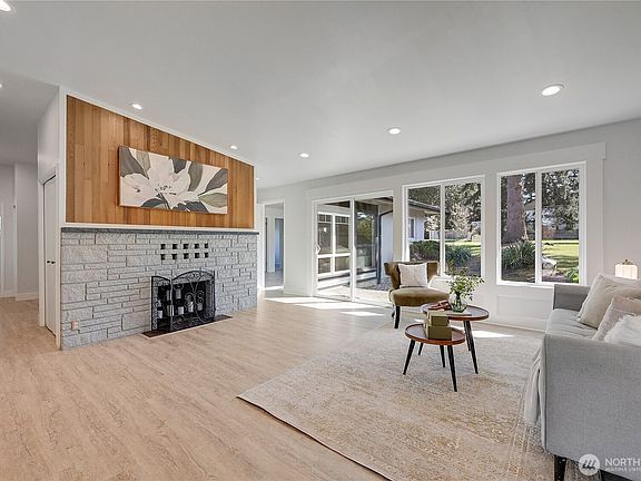 5th image of 8021 47th Avenue NE