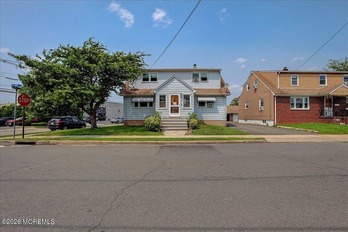2 bed, 1910 sqft, $1,900 — Photo 3