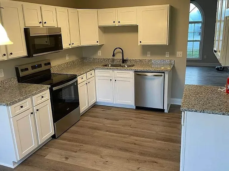 304 Livery Ct — Photo 10