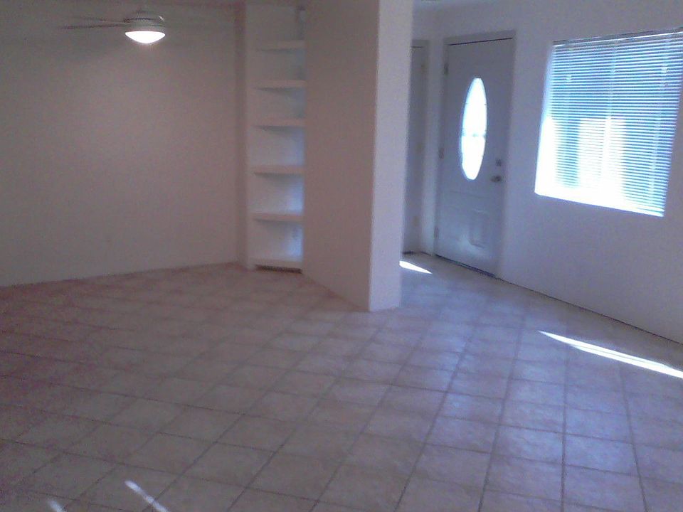 2nd image of 3825 E Hampton St