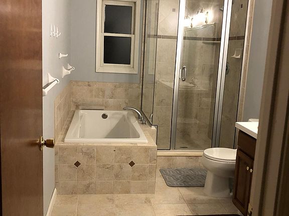 5th image of 15 Cranwood Ln