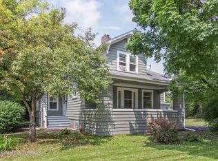 40 S Roselle Rd, Roselle, IL 60172