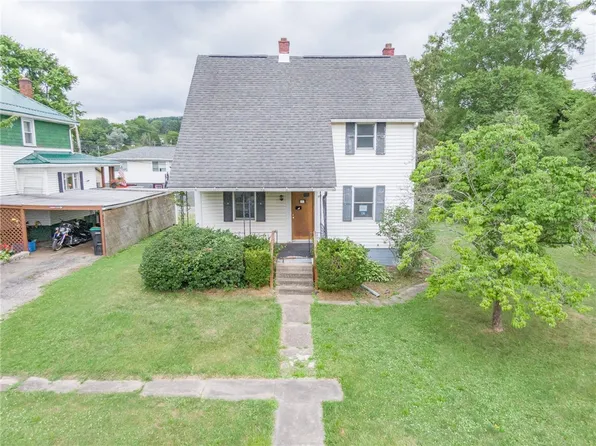 13 Circle Ave, Finleyville, PA 15332