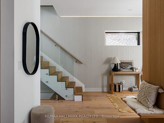 3rd image of 41 Fallingbrook Rd