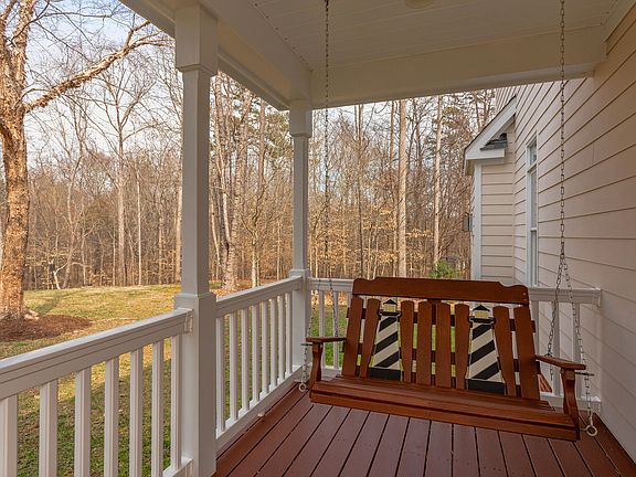 4th image of 221 James Madison Pl