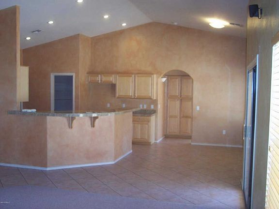 3rd image of 1304 N Dillon