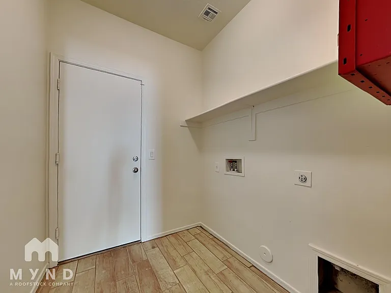 9303 W Raymond St — Photo 20