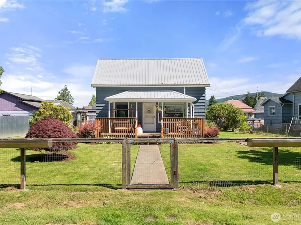 209 Cowlitz Street E, South Bend, WA 98586