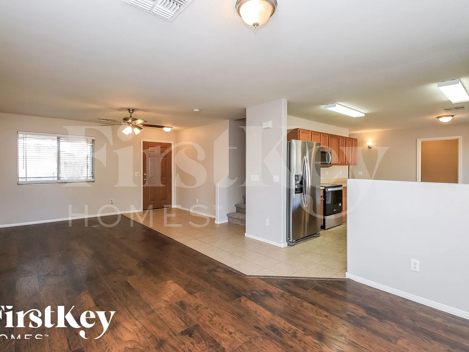 3 bed, 2.5 bath, 1905 sqft, $1,990 — Photo 2