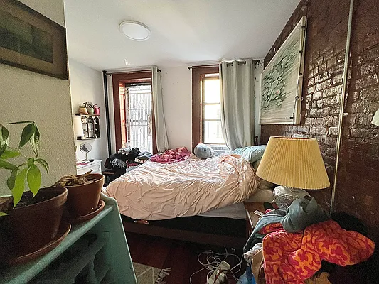 Rented by Bond New York | media 32