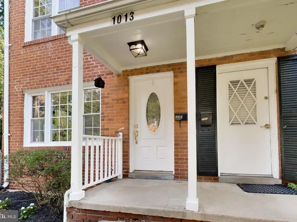 1013 S Buchanan St, Arlington, VA 22204