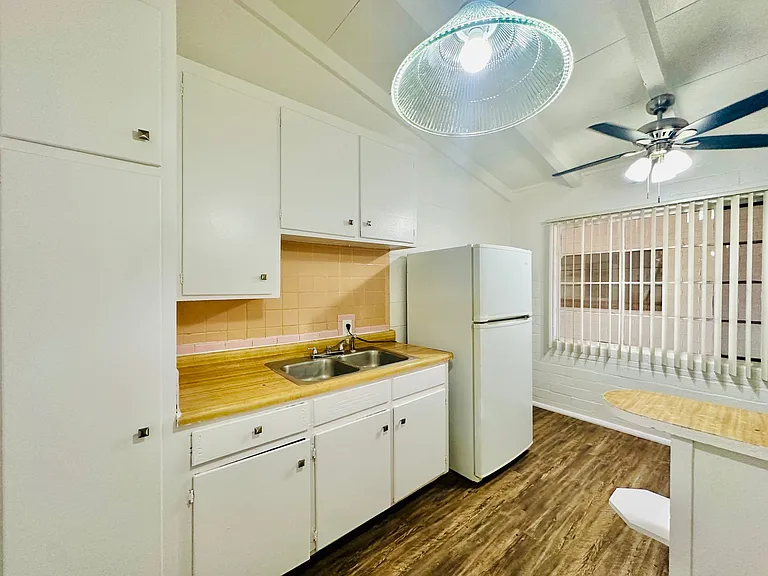 Swan Court Apartments - 1 and 2 Bedroom Homes! — Photo 6