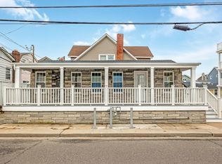 195 Oceanview St, Long Beach, NY 11561