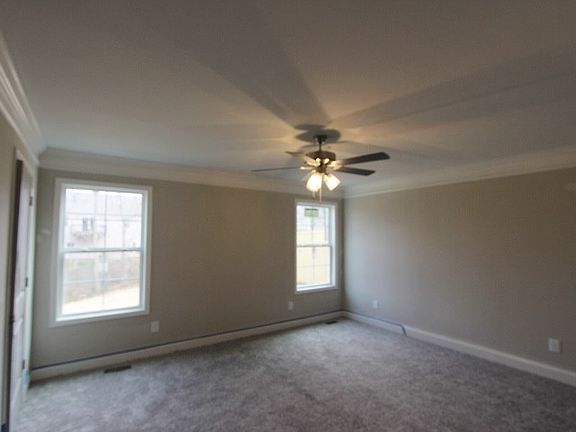 5th image of 195 Hidden Spring Dr