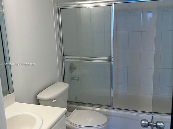 5th image of 1455 N Treasure Dr APT 4P