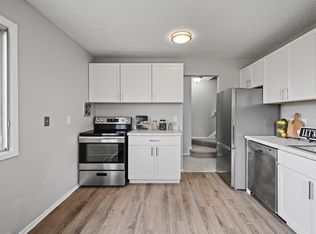 2356 Londin Ln E, Maplewood, MN 55119