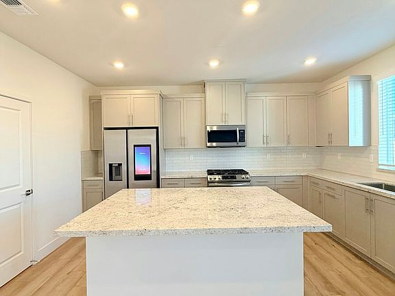 4th image of 3948 Telluride St
