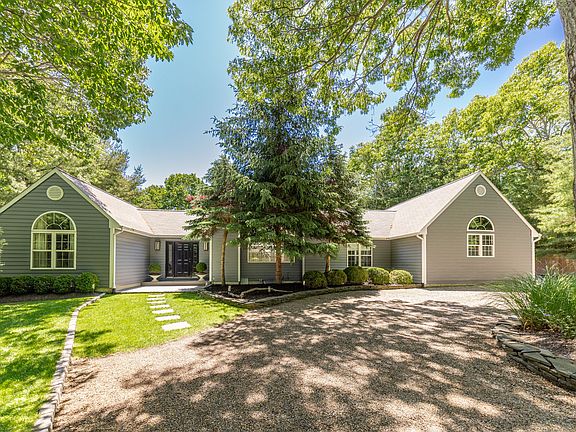5th image of 2 Woodhollow Dr