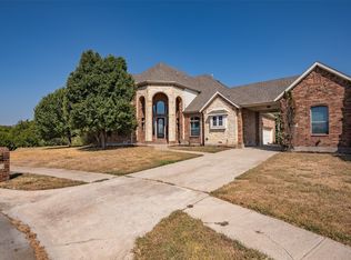 1023 Cove Meadow Ct, Grand Prairie, TX 75052