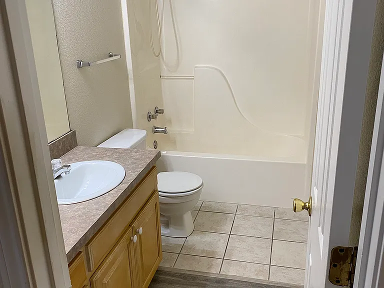 2918 W Parnell St — Photo 9