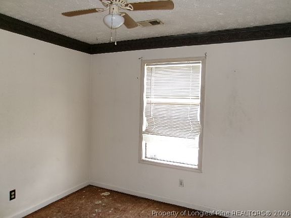 5th image of 942 Stewarts Creek Dr APT 1