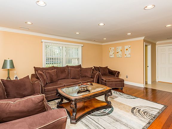 4th image of 5668 Westfalen Dr