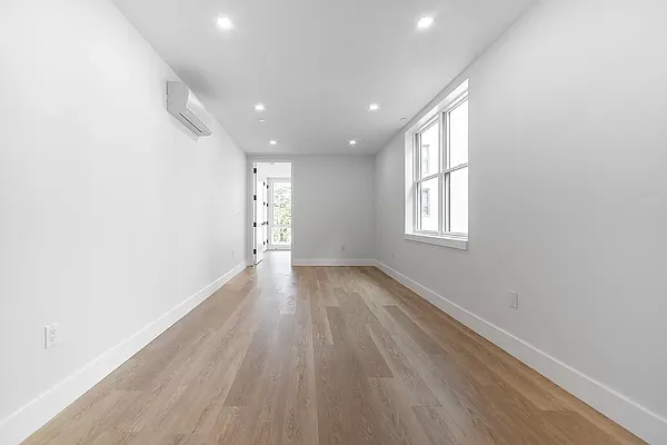 Rented by Twin Group | media 7