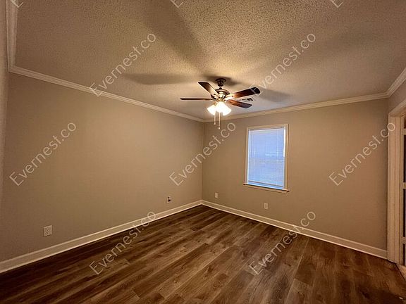 5th image of 1009 Willard Dr