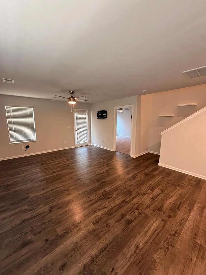 Like New 4 Bed, 2.5 Bath Townhome Available in Greenville — Photo 4