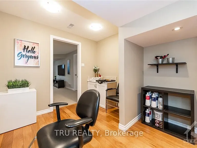 347 Ardmore St — Photo 29