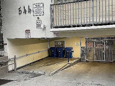 3rd image of 544 S Saint Andrews Pl APT 208