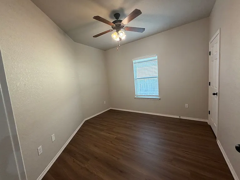 1129 Stanley Way — Photo 14