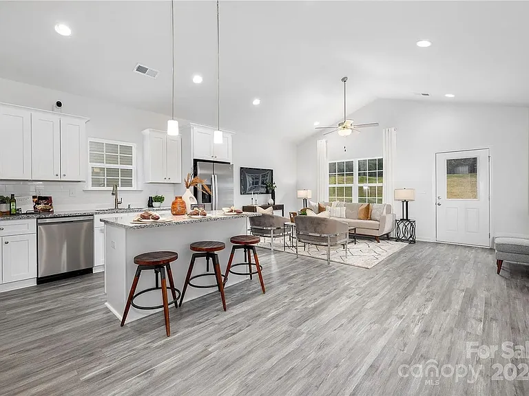 3905 Oakwood Rd — Photo 22