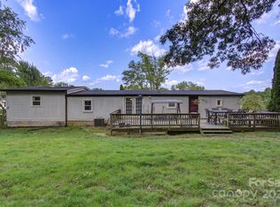 42 Pop Corn Dr, Hendersonville, NC 28792