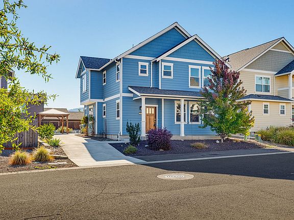 5th image of 305 Davidson Way