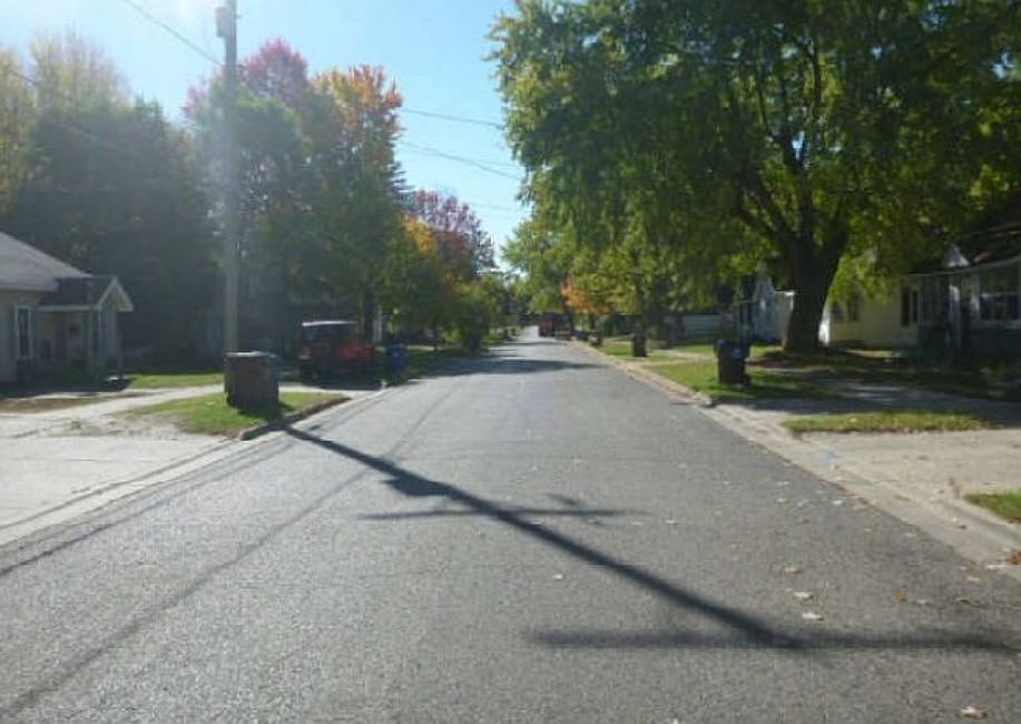 Exterior Neighborhood (street photo)