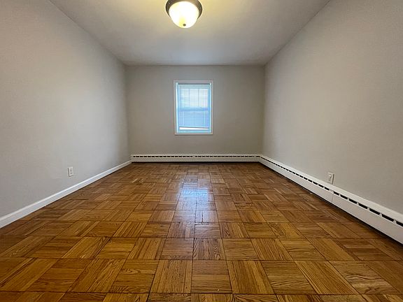 4th image of 36 Duncan Ave #62E
