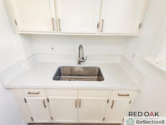 4th image of 3908 Montclair St #3908