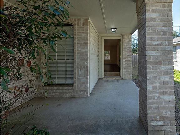 4th image of 3215 Saint Genevieve Dr