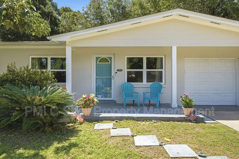 225 N Madison Dr