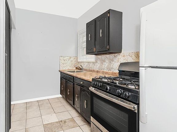 4th image of 18 Cliff Ave