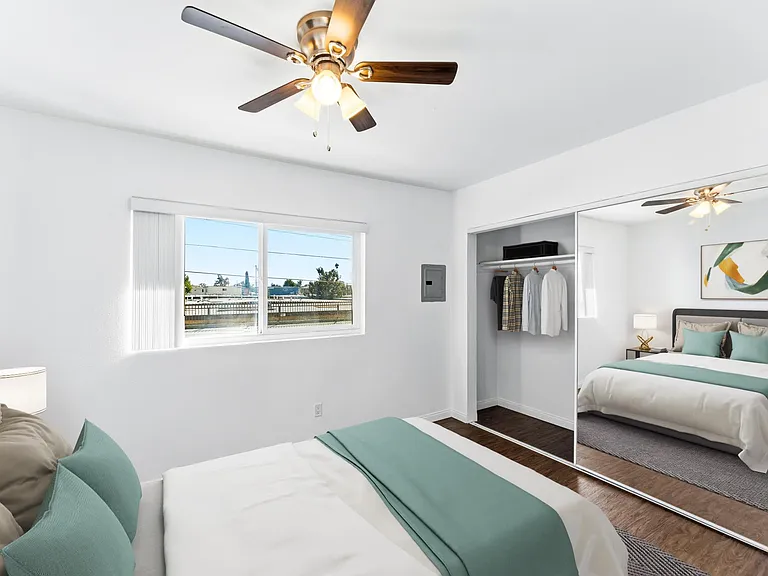 Elmwood Apartments — Photo 9